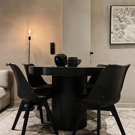 Casagold Glyfada Luxury Apartment Near The Sea เอเธนส์ ภายนอก รูปภาพ